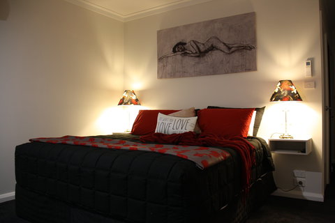 Silverdown Guesthouse - Geraldton Accommodation 0