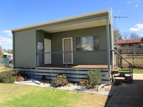 Caddy Shack Dunedoo - Geraldton Accommodation 0