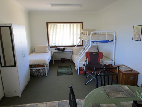 Caddy Shack Dunedoo - Geraldton Accommodation 2