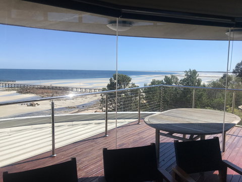 Cliff House Beachfront Villas - Geraldton Accommodation 1