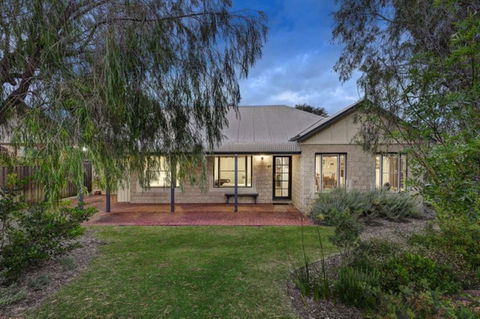 Cottage Retreat/Shady Cottage - Geraldton Accommodation 0