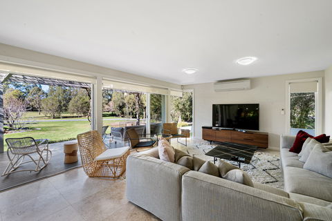 CUB Country House - Berry - Geraldton Accommodation 1