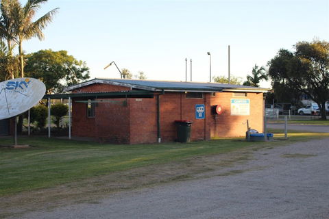 Grafton Greyhound Racing Club Caravan Park - Geraldton Accommodation 0