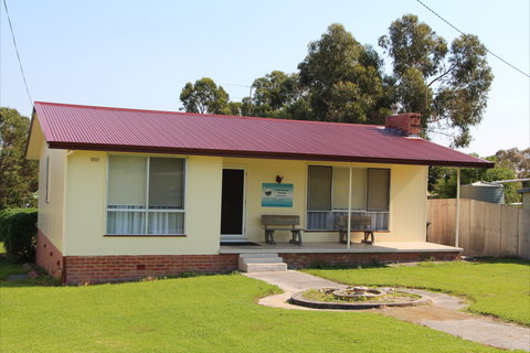 Lady Barron Cottage - Geraldton Accommodation 0