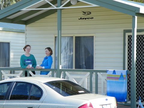 Lake Hamilton Motor Village And Caravan Park - Geraldton Accommodation 0