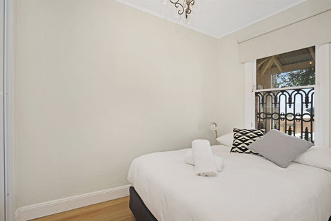 Newcastle Executive Homes - Oceanview Terrace - Geraldton Accommodation 1