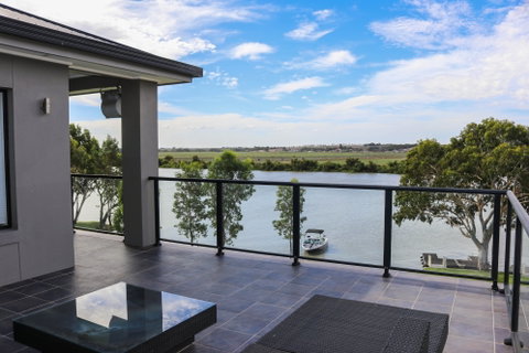 River Devine  White Sands Murray Bridge - Geraldton Accommodation 0