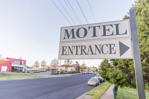 Bathurst Motor Inn - Geraldton Accommodation 0