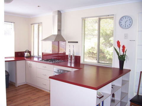 Century 21 SouthCoast: All Decked Out - Geraldton Accommodation 2