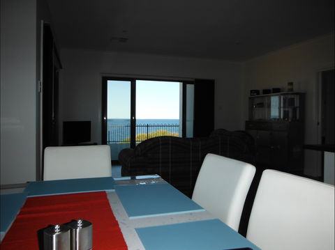Coastal Getaway - Geraldton Accommodation 1