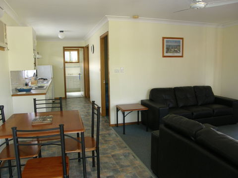 Dolphin Sands Holiday Villas - Geraldton Accommodation 2