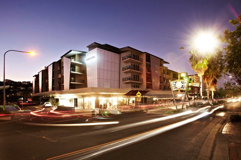 Grand Hotel And Apartments Townsville - Geraldton Accommodation 0