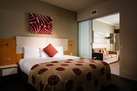 Grand Hotel And Apartments Townsville - Geraldton Accommodation 1