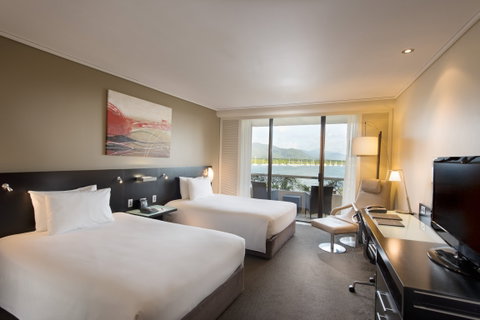 Hilton Cairns - Geraldton Accommodation 2