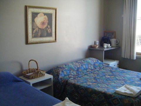 Imperial Hotel Cowra - Geraldton Accommodation 1