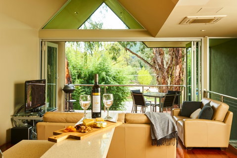 No. 6 Luxury Private Haven - Geraldton Accommodation 1
