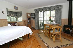 Eagle Hammer Cottages - Geraldton Accommodation 2