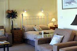 Courtside Cottage Bed And Breakfast - Geraldton Accommodation 1