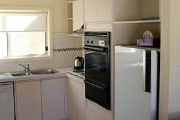 Courtside Cottage Bed And Breakfast - Geraldton Accommodation 3