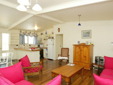 Beachwalk Cottage - Geraldton Accommodation 2