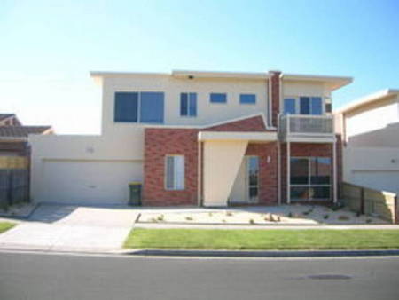 Le Manor - Geraldton Accommodation 0