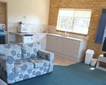 Mollymook Surfbeach Motel & Apartments - Geraldton Accommodation 3