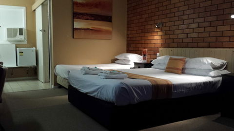 AA Hilldrop Motor Inn - Geraldton Accommodation 5