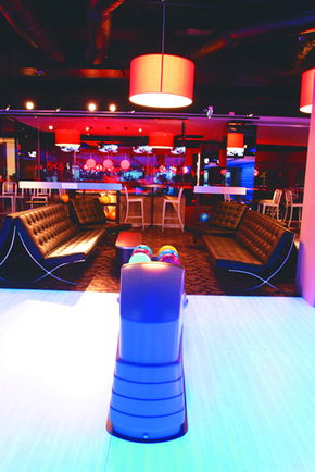 Strike Bowling Bar - King Street Wharf - Geraldton Accommodation 3