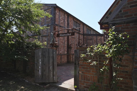 Montsalvat - Geraldton Accommodation 1