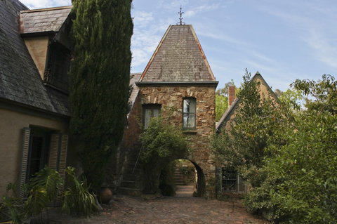Montsalvat - Geraldton Accommodation 2