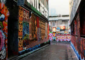 Melbourne By Foot - Geraldton Accommodation 4