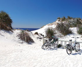 Little Parakeet Bay - Geraldton Accommodation 0
