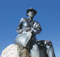 Paddy Hannans Statue - Geraldton Accommodation