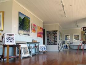 Tamar Valley Art Shack - Geraldton Accommodation 0