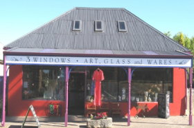 3 Windows Gallery - Geraldton Accommodation 0