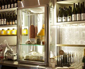 East Coast Lounge - Geraldton Accommodation 0