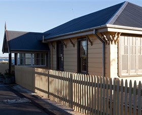 East Coast Lounge - Geraldton Accommodation 2