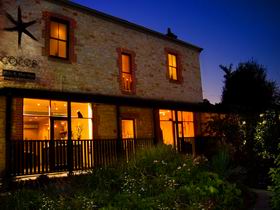 Cocos Hair And Day Spa - Geraldton Accommodation 0