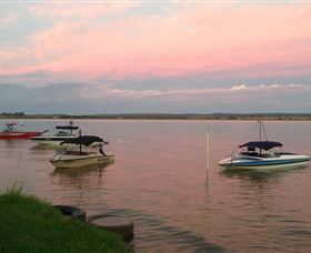 Lake Wyangan ACT Geraldton Accommodation