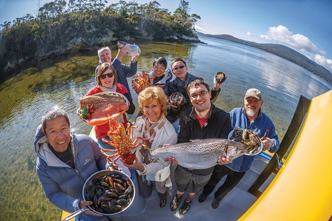 Fresh From The Ocean: Tasmanian Seafood Gourmet Full-Day Cruise Including Lunch - Geraldton Accommodation 12
