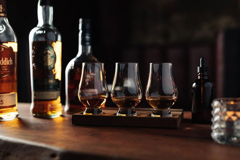 Adelaide Bar Boys Whiskey Tour - Geraldton Accommodation 0