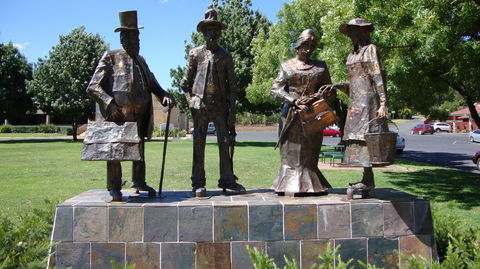 Dad, Dave, Mum And Mabel - Geraldton Accommodation 2