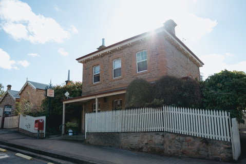 Auburn - Geraldton Accommodation 2