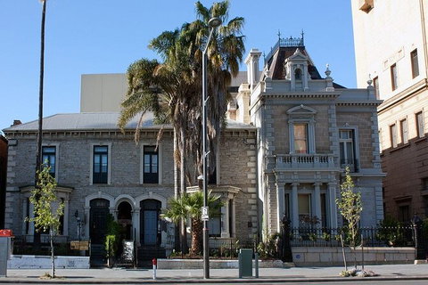 Adelaide Airport Transfers : Airport ADL To Adelaide City In Luxury Car - Geraldton Accommodation 4