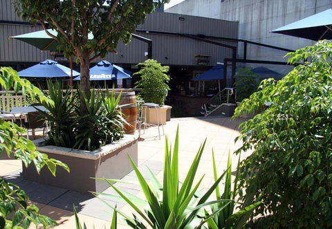 CBD Hotel Newcastle - Geraldton Accommodation 2