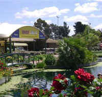Howlong Country Golf Club - Geraldton Accommodation