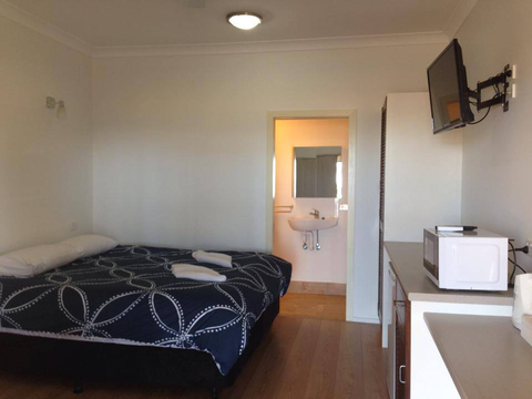 Pine Beach Hotel-Motel - Geraldton Accommodation 5