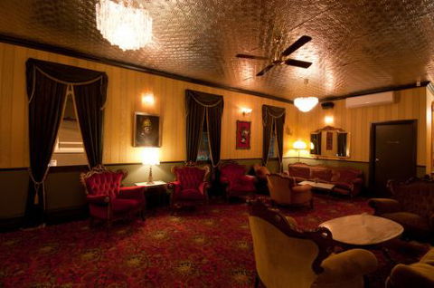 Back Bar Cocktail Lounge & Function Venue - Geraldton Accommodation 3