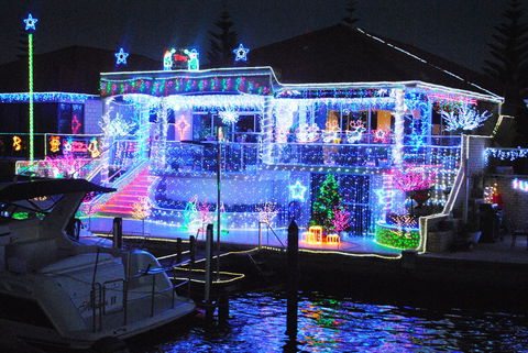 Christmas Lights Cruise - Geraldton Accommodation 2
