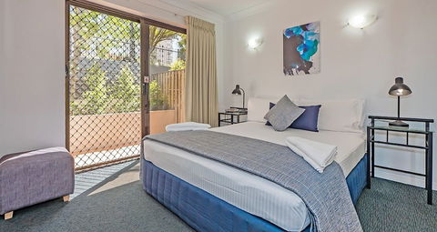 Burleigh On The Beach Holiday Apartments - Geraldton Accommodation 4